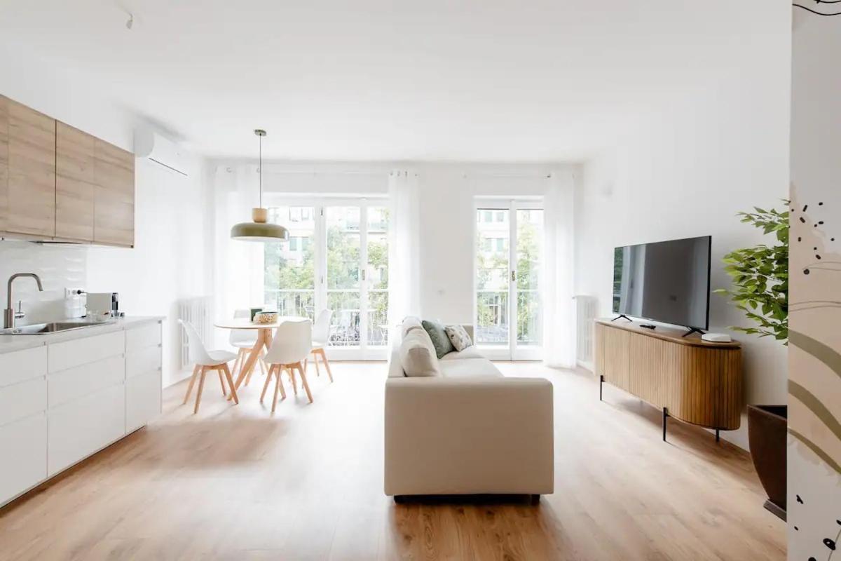 Luxury 2 Bedroom Apartament, Close To San Siro, Fiera And 10 Min Metro To Duomo ميلان المظهر الخارجي الصورة
